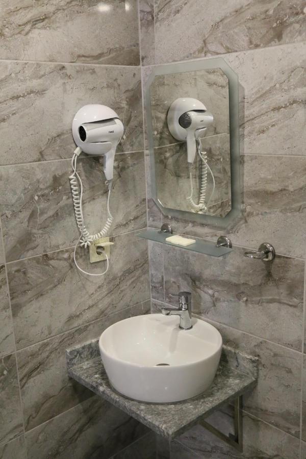 Atik Hotel Istanbul Bagian luar foto